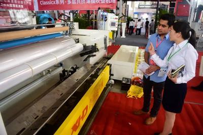 东光塑料包装产业“花开两朵共吐芬芳” 两大展会同日举行，展览面积达3万平方米